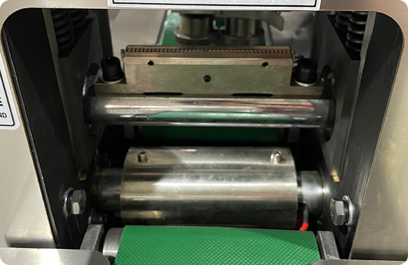 Food Biscuit Regular Solid Packaging Machine KD-260