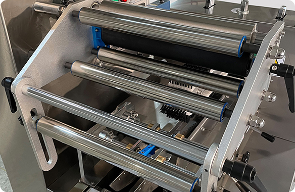 Stainless Steel Medical Mask Packaging Machine KD-350D